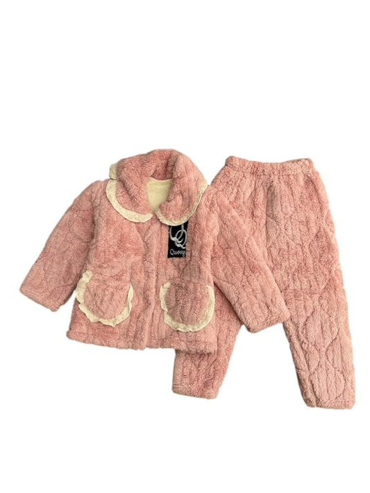Quosy Suit in baby pink featuring innovative heat technology, retaining warmth, with breathable comfort and eco-friendly material.